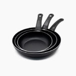 Set tava 3u1 crne boje PrimeShop. Tri tave jedna u drugoj.