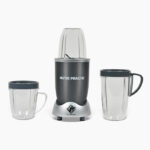 Nutri Practic s posudama: Nutri Practic uslikan frontalno s dvije posude