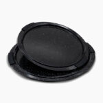 Crni set tepsija za pizzu Royalty Line koji se sastoji od dvije crne tepsije.