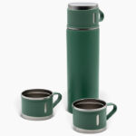 Termos boca s dvije šolje zelene boje.